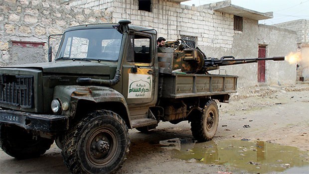 Suriye'deki 43 silahlı muhalif grupla ilgili flaş iddia!
