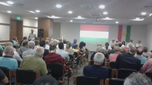 İzmir'de Kürdistan Bağımsızlık Referandumu konferansı
