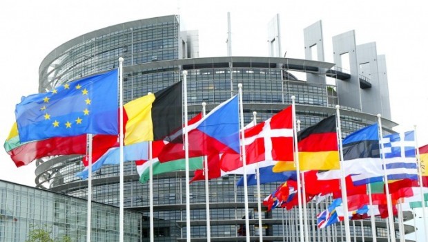 Avrupa Parlementosu ücretsiz interneti onayladı