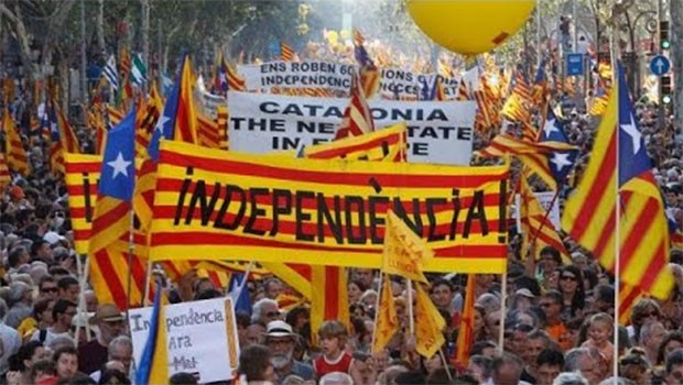 Katalonya'dan İspanya'ya rest: Bağımsızlık ilan etti