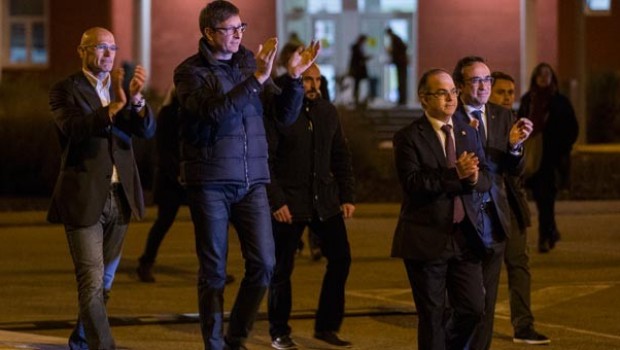 6 Katalan siyasetçi için şartlı tahliye kararı