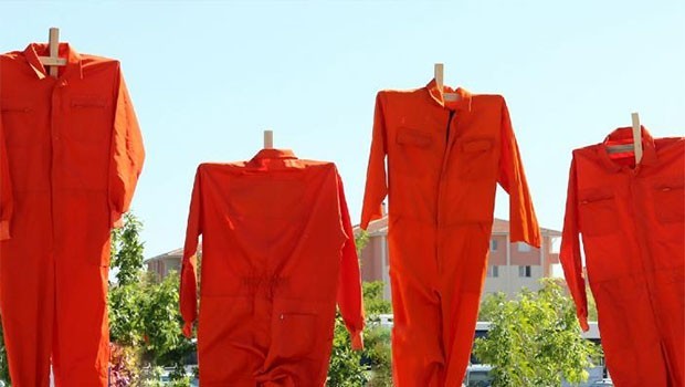 Tek tip kıyafetler Diyarbakır Cezaevi'ne gönderildi