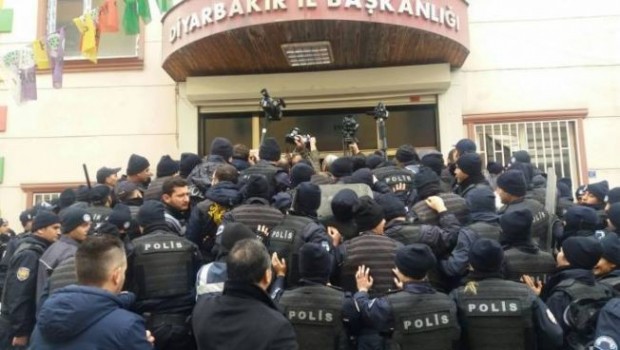 Diyarbakır'daki Afrin protestosuna müdahale