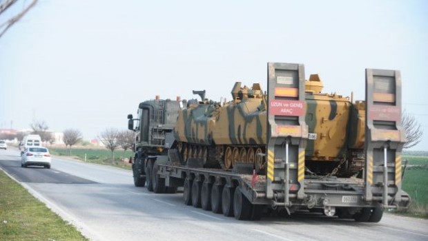 Afrin sınırına tank sevkiyatı