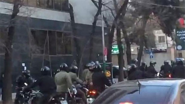 İran'da Tarikat-Güvenlik gücü çatışması!