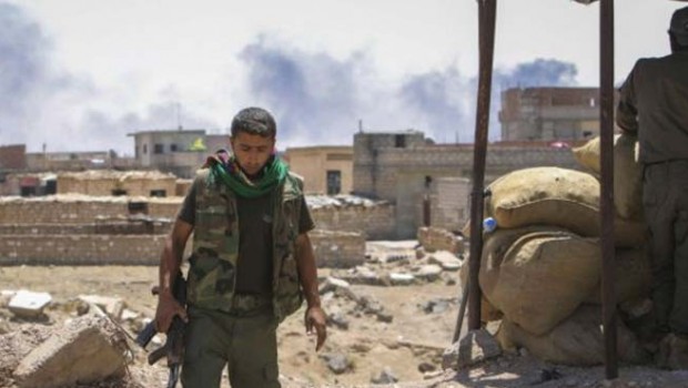 YPG, kontrolündeki 8 mahalleyi Suriye rejimine bıraktı
