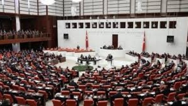 Türkiye'de Partiler vekil adaylığı için başvuru ücretlerini belirledi