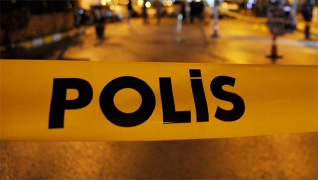 Polis, meslektaşını boğazını keserek öldürdü