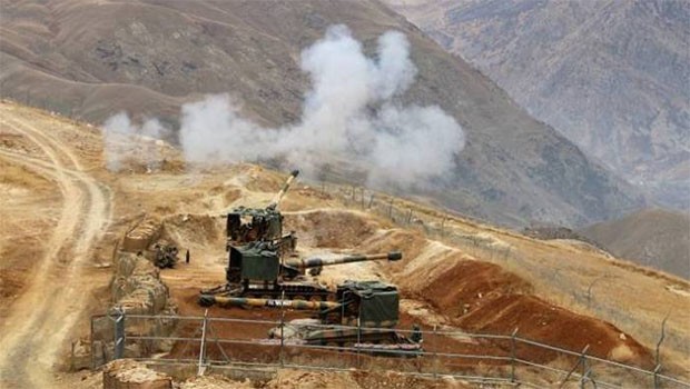 Hakkari’de üs bölgesine saldırı... Ölü ve yaralılar var!