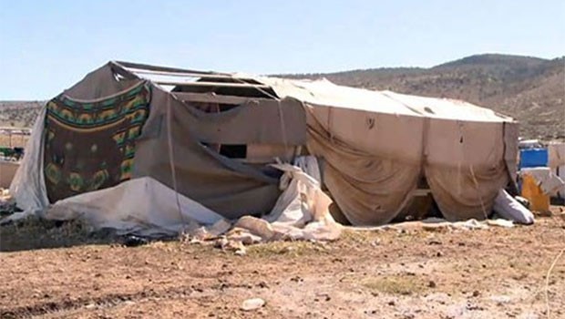 Şengal'e dönemeyen binlerce Ezidi bu kışı da çadırda geçirecek