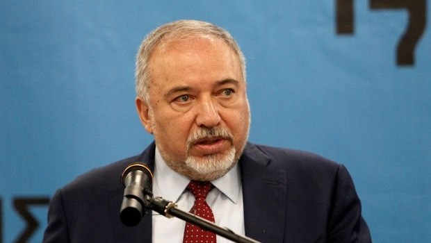 İsrail savunma bakanı istifa etti 