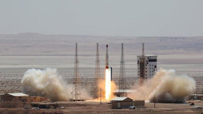 İran uzaya uydu gönderdi