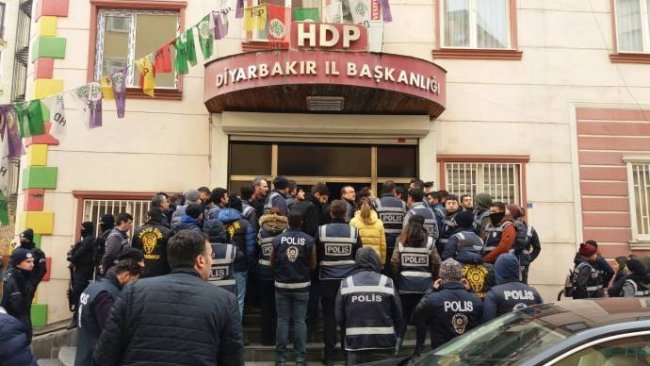 HDP Diyarbakır il binasına polis baskını