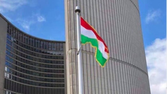 Kanada'da  Kürdistan bayrağı göndere çekildi