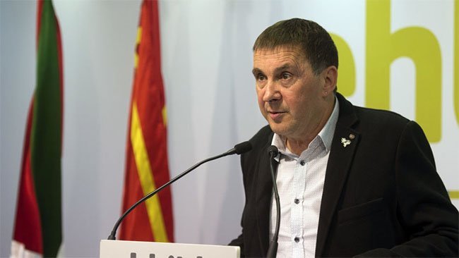 Eski ETA üyesinin devlet televizyonuna çıkarılması İspanya'da tartışma yarattı
