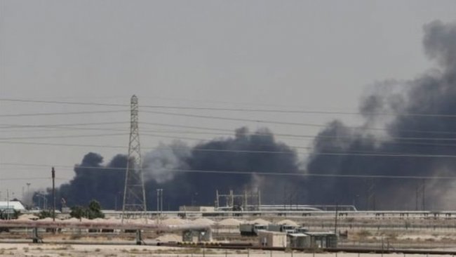 Suudi tesislerine yapılan saldırının ardından petrol fiyatları son dört ayın rekorunu kırdı