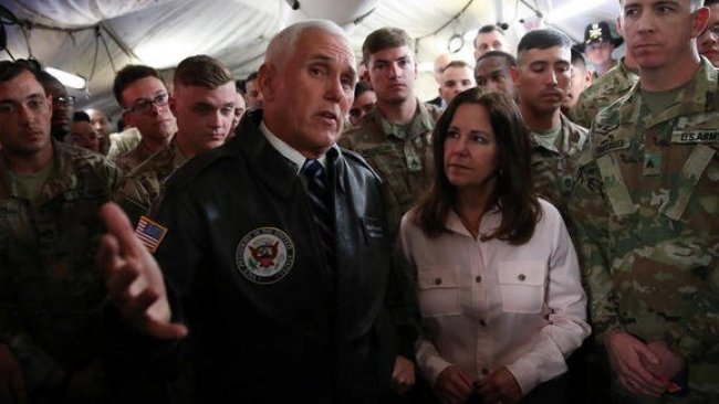 Mike Pence'in Irak ziyaretinde dikkat çeken detay