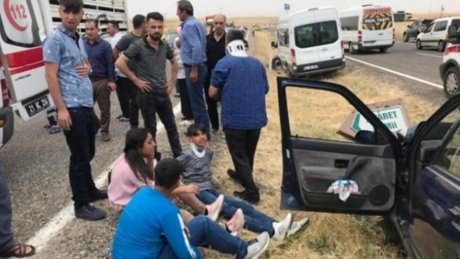 Diyarbakır’da kaza: 4’ü çocuk 8 yaralı