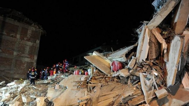 Elazığ depreminde yaşamını yitirenlerin sayısı 35'e yükseldi