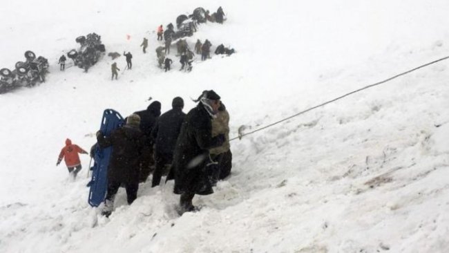 Van’da arama-kurtarma çalışmaları yeniden başladı