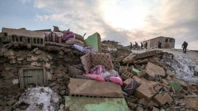 Van depreminde hayatını kaybedenlerin sayısı 10’a yükseldi