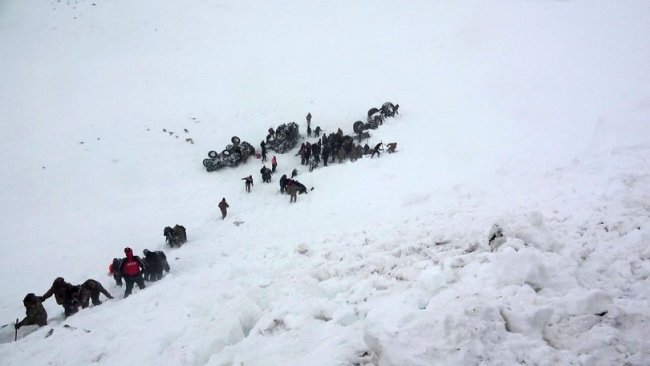 Van çığ altında kalan itfaiye erinin cansız bedenine ulaşıldı