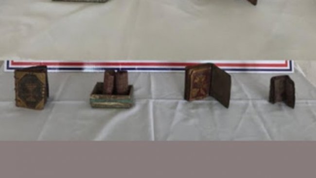 Diyarbakır'da deri üzerine yazılı 3 kitap ve ferman ele geçirildi