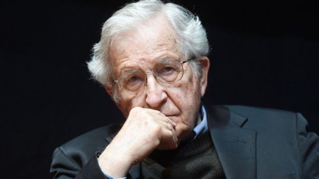 Chomsky,koronavirüs sonrası iki kriz kapıda