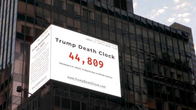 ‘Trump’ın ölüm saati’ Times Meydanı’nda