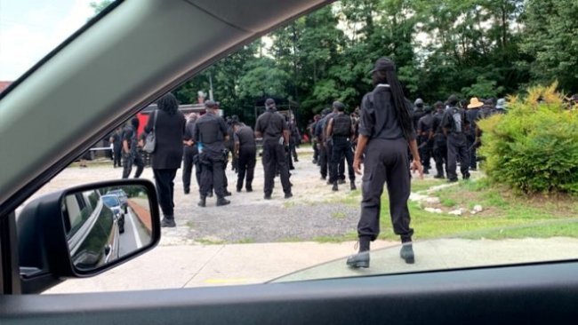 ABD'de 'Black Panther' isimli grup silahlanarak sokağa indi: 'Karşımıza çıkın'