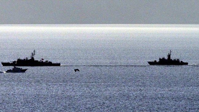Reuters duyurdu: Türk-Yunan savaş gemileri çarpıştı