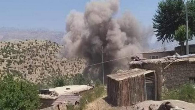 Türkiye, Doğu Kürdistan'ın sınır köyünü bombaladı