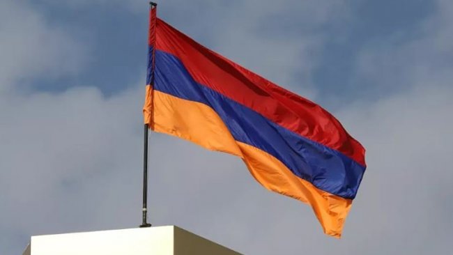 Ermenistan hükümeti sıkıyönetimi sıkılaştırdı