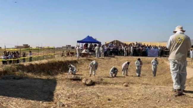 Şengal'de Ezidi kadınların gömülü olduğu toplu mezar açılıyor