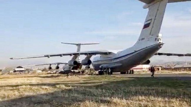 Rus askeri uçakları Ermenistan'da