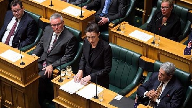 Yeni Zelanda'da başbakan ve milletvekilleri üç yıl maaş zammı almayacak
