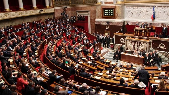 Fransa'dan 'ayrılıkçı İslam ile mücadele' yasasına onay