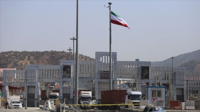İran 7 sınır kapısını yolcu geçişlerine kapattı