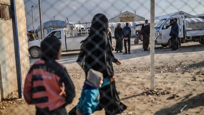 IŞİD’lilerin çocuklarından muhabire kan donduran yanıtlar: 'Büyüyünce kafanı keseceğiz'