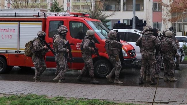 Diyarbakır'da rehine operasyonu: Yaralılar var