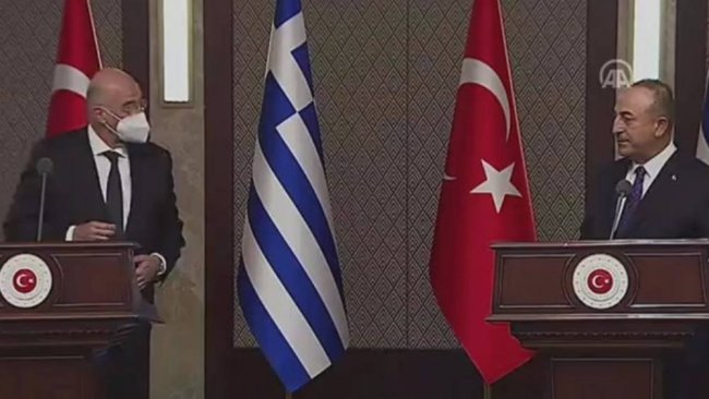 Yunanistan ve Türkiye ortak basın toplantısında gerginlik!