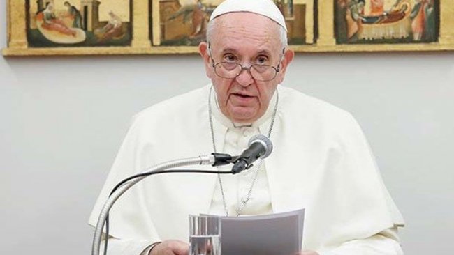 Papa'dan 'aşı' açıklaması: 'Haklarınızdan feragat edin!'