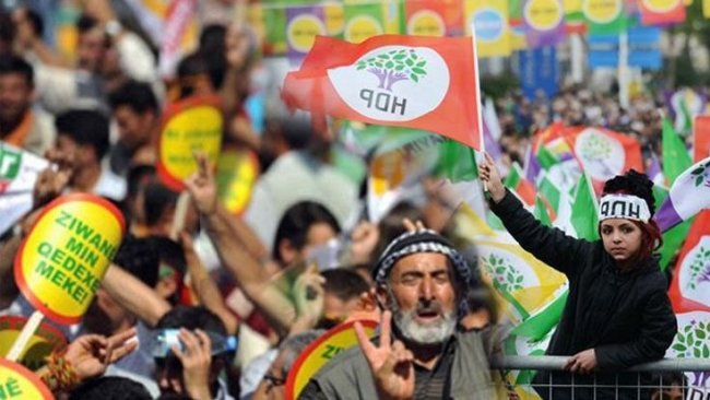 HDP: Kürtçe Anayasayla korunsun