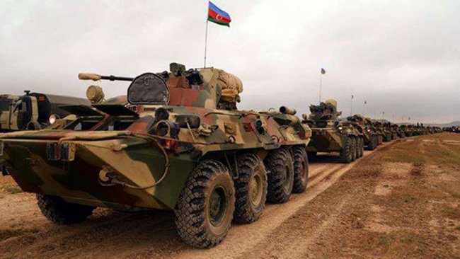 Azerbaycan ordusu 15 bin askerle tatbikata başladı