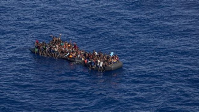 Göçmenleri taşıyan gemi alabora oldu: En az 300 ölü olabilir!