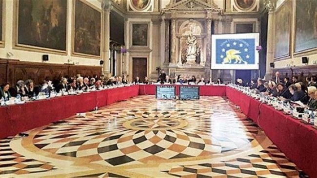 Venedik Komisyonu: Türkiye'de terörle mücadele kanunu temel insan haklarını etkiliyor