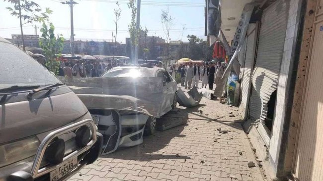 Taliban aracına bombalı saldırı