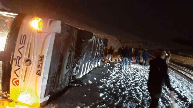 Kars'ta ötobüs kazası:6 ölü, çok sayıda yaralı var
