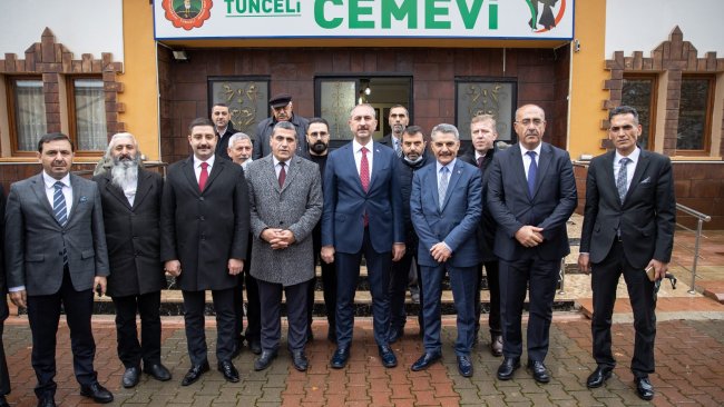 22 yıl aradan sonra  Adalet Bakanı düzeyinde Dersim'de cemevini ziyaret
