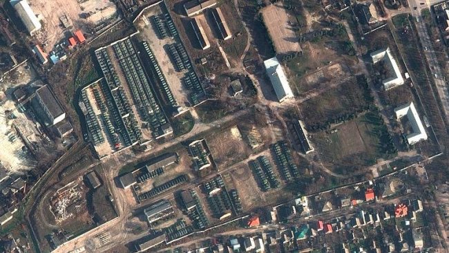 Uydu görüntüleri ortaya çıktı... Rusya, Ukrayna sınırına asker yığıyor